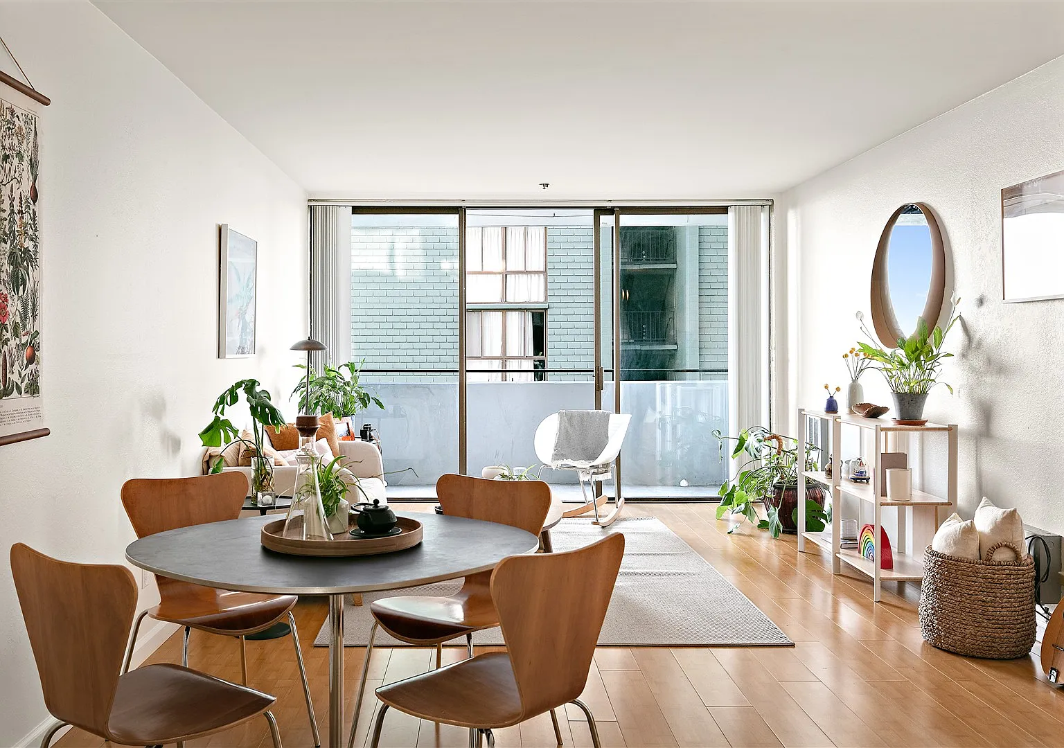 1 bed, 1040 sqft, $2,350 — Photo 4