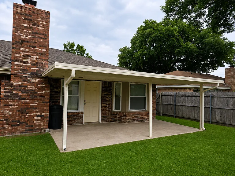 1421 Bryan Dr — Photo 26