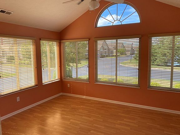 4th image of 1521 Center Park Dr