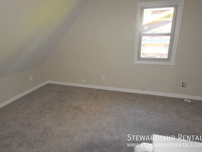 893 W 5th Ave #2 — Photo 16