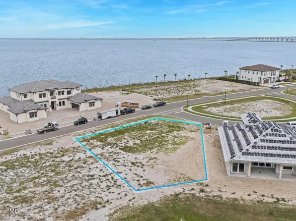 14 Spinnaker Cir, Titusville, FL 32780