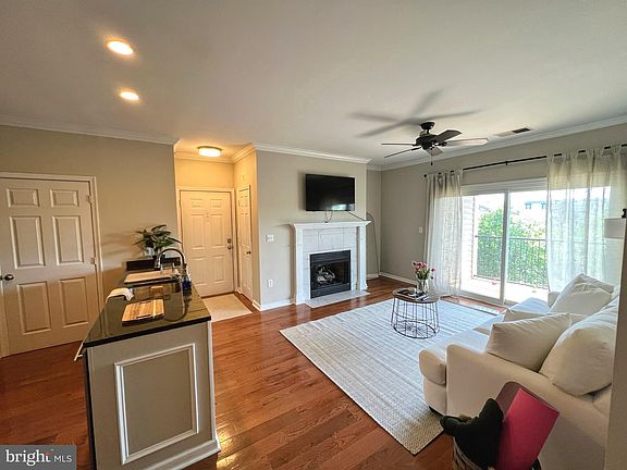 5th image of 19627 Galway Bay Cir APT 401