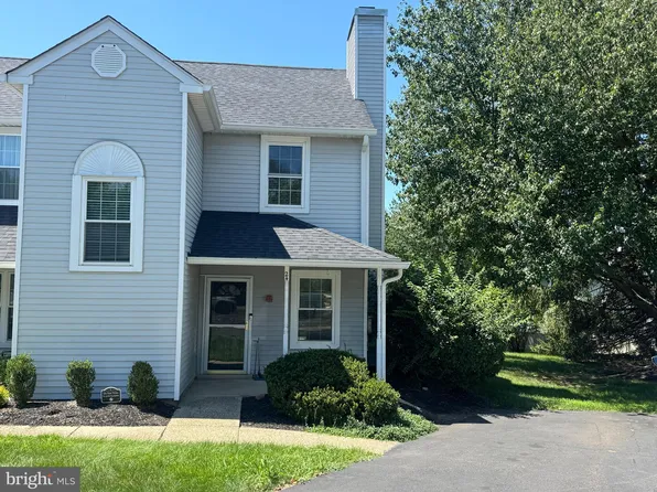 24 Craig Ct, Newtown, PA 18940