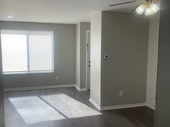 3rd image of 4441 Broadbush Dr