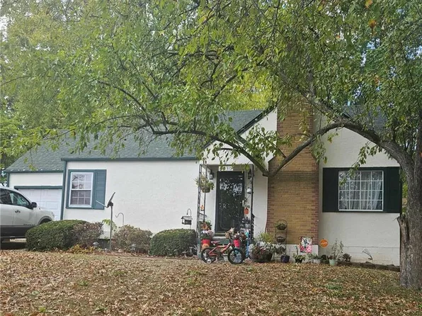 5030 NE Marvin Rd, Kansas City, MO 64118