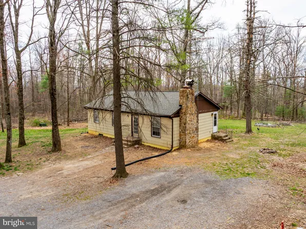 5915 Mayberry Rd, Singers Glen, VA 22850