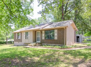 525 Roselawn Dr, Clarksville, TN 37042