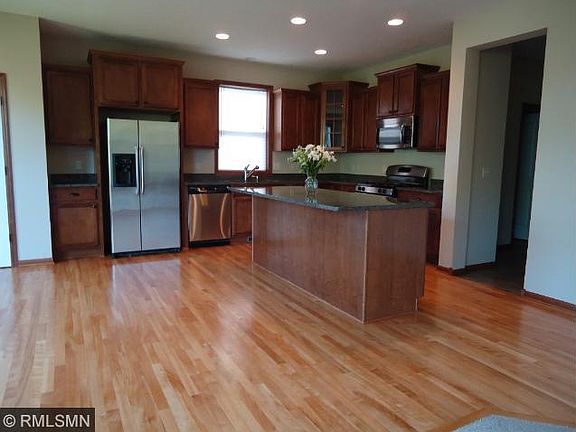 5th image of 10061 Toledo Dr N