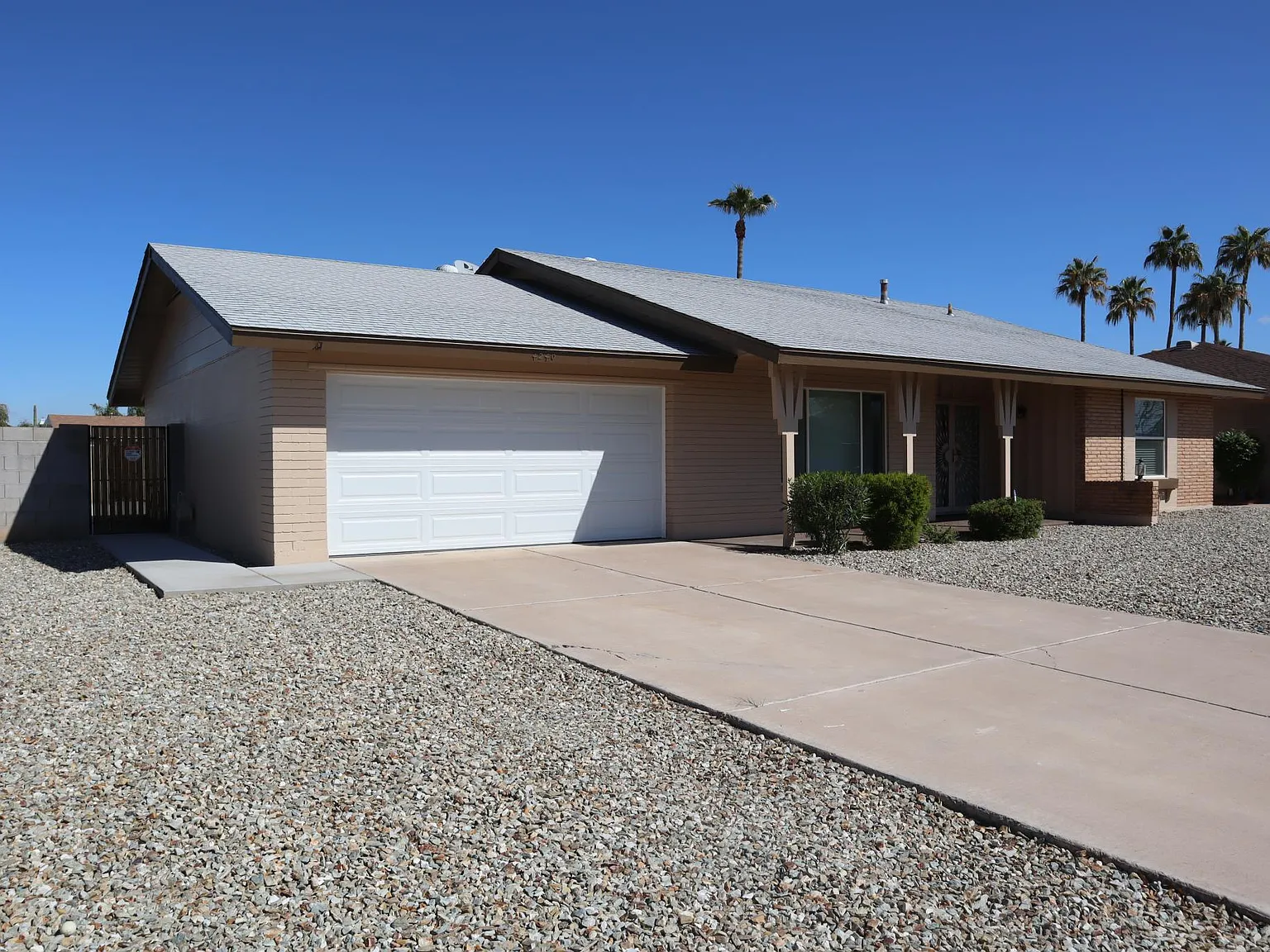 4240 W Hatcher Rd — Photo 2