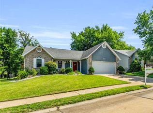 958 Whispering Ridge Ln, Saint Peters, MO 63376