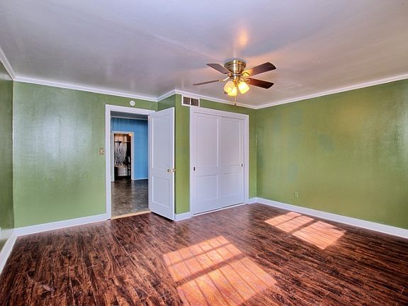 4th image of 510 E Hospital St