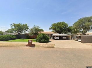 1010 10th St, Shallowater, TX 79363