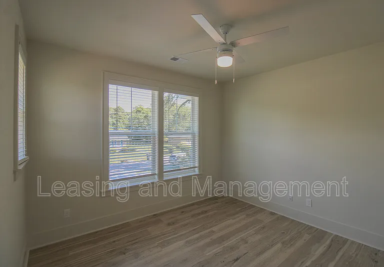 3633 Happyland Blvd — Photo 39