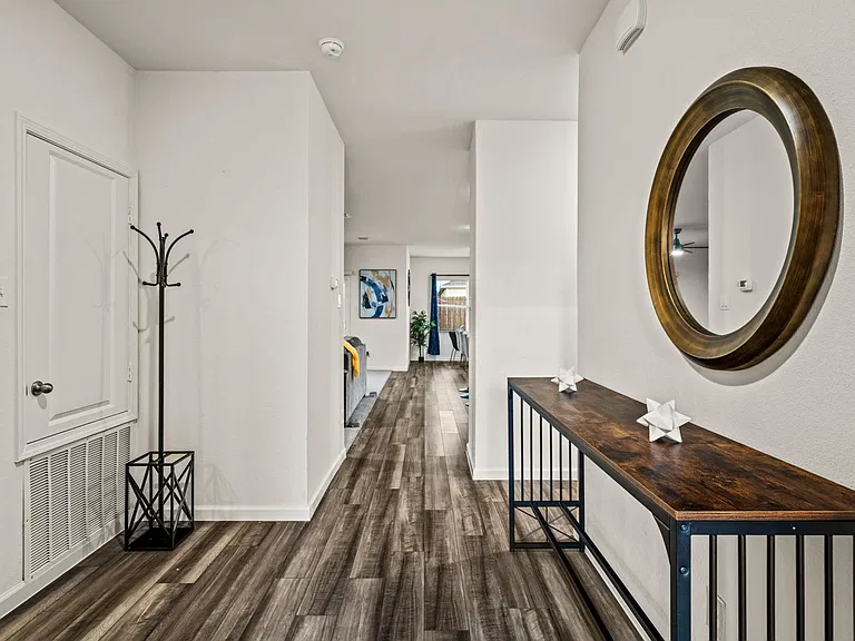 766 Camden Dr — Photo 14