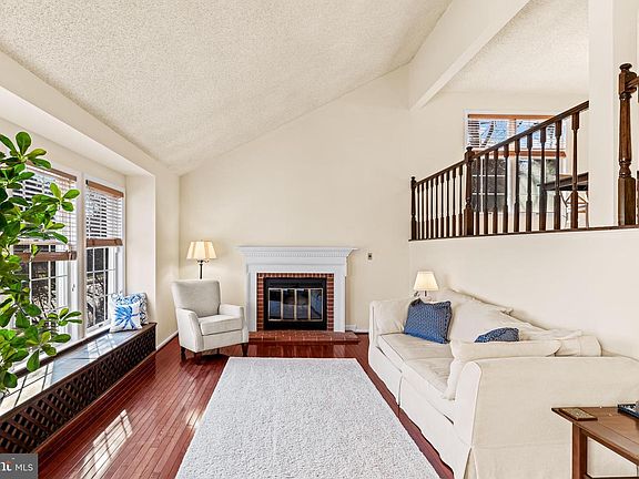 3rd image of 238 Hunters Ridge Rd