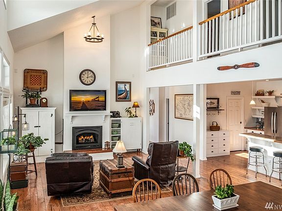5th image of 185 Saint James Pl