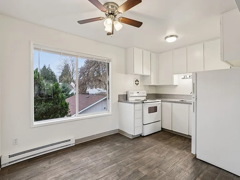 PARK PLACE APARTMENTS - YOUR HOME IS HERE! - UP TO 6 WEEKS FREE! PLUS $99 OAC MOVE-IN SPECIAL! — Photo 36