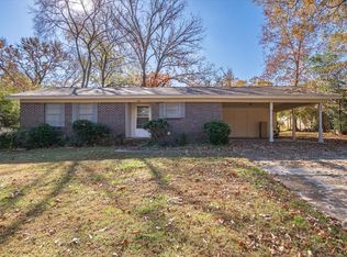 503 Colonial Dr, Athens, TX 75751