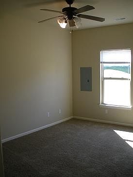 4th image of 1918 Foyer Ct