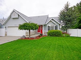 9336 S Sweet Meadow Ln, Sandy, UT 84070