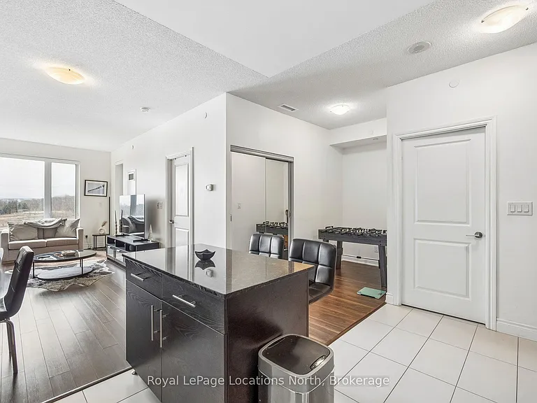 277 S Park Rd #810 — Photo 11