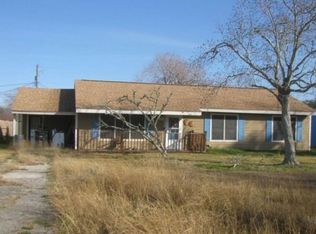 806 Magnusson Ave, Palacios, TX 77465