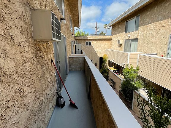4th image of 3725 Glendon Ave APT 203