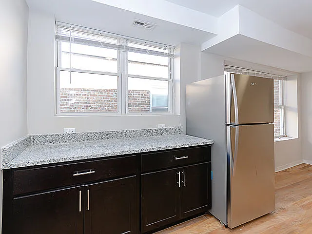 2413 E 78th St #2 — Photo 8