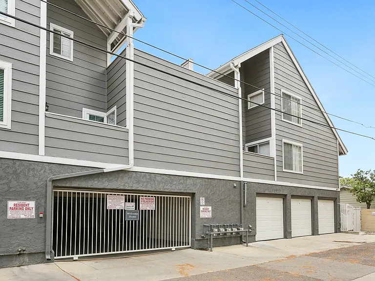 Olive Street Apartments — Photo 34