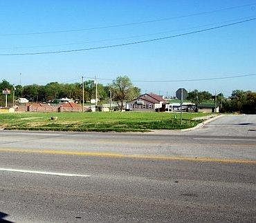 1st image of 1231 E Austin Blvd