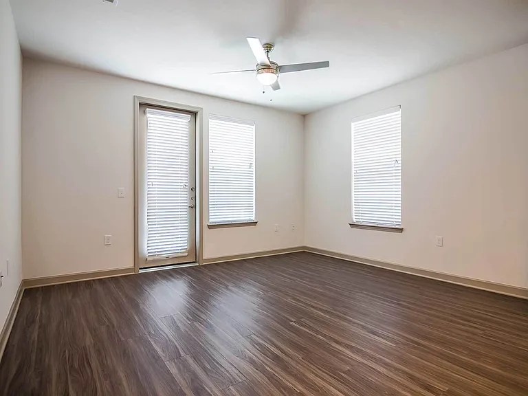 ModelVacant1
