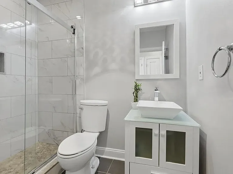 308 Roseberry St — Photo 16