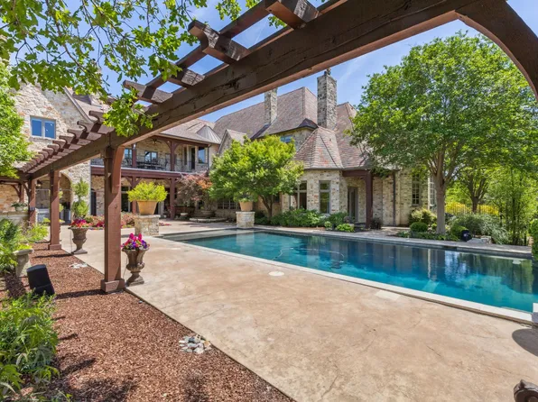 2505 Pelican Ct, Flower Mound, TX 75022