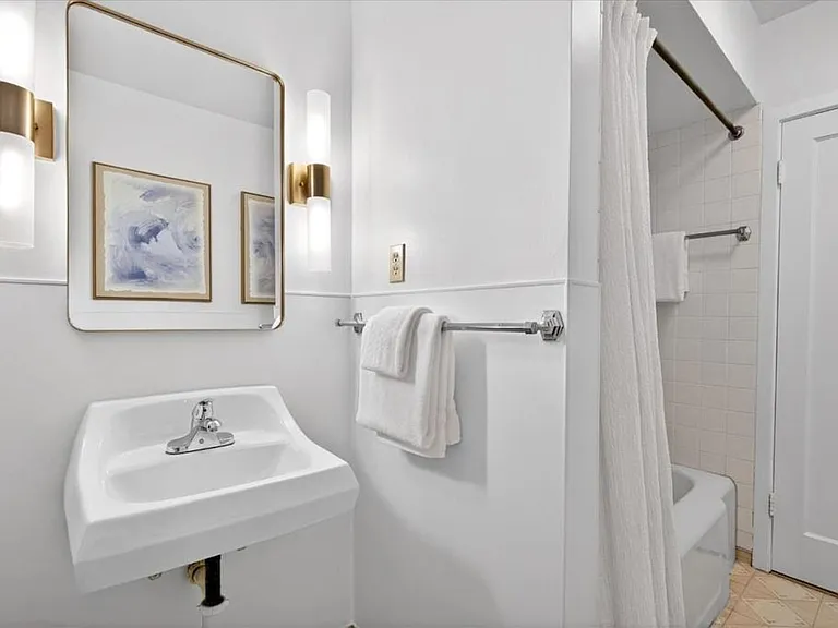 807 Rutherdale Ave — Photo 17