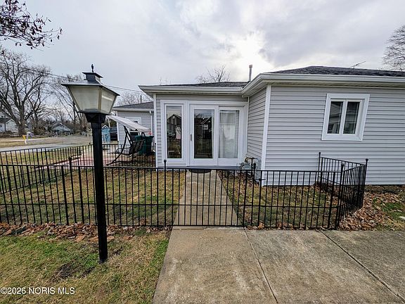 4th image of 915 Buckeye St