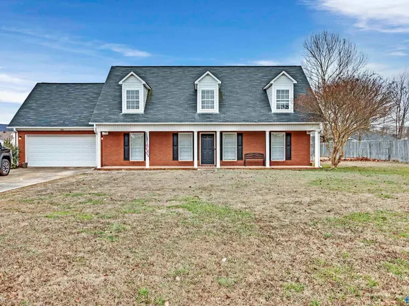 186 Bonaire Dr, Huntsville, AL 35811