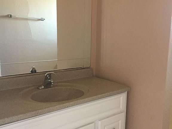 4th image of 408 21st St APT 4