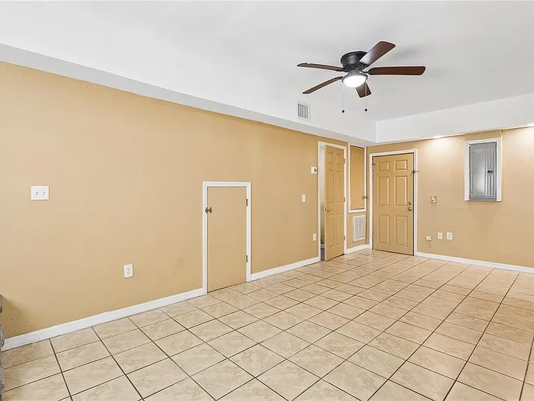 3123 Lawrence St — Photo 4