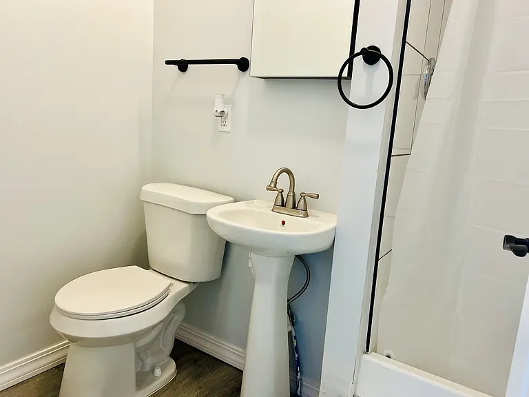915 W Lapeer St #3 — Photo 7