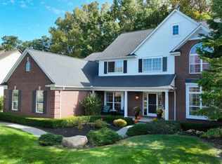 649 Akehurst Ln, White Lake, MI