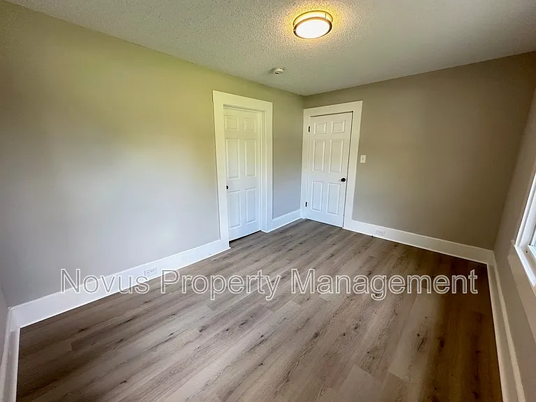 427 Adamson Ave — Photo 15