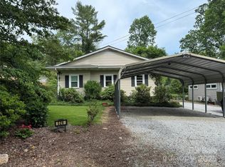 526 Ehringhaus St, Hendersonville, NC 28739