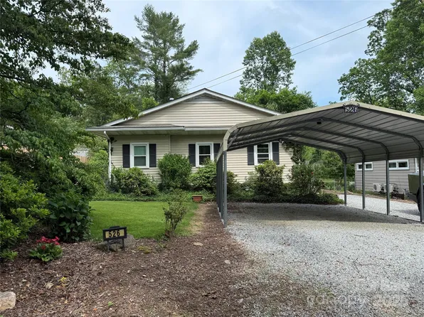 526 Ehringhaus St, Hendersonville, NC 28739