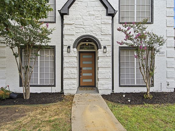 4th image of 2021 Camelot Dr
