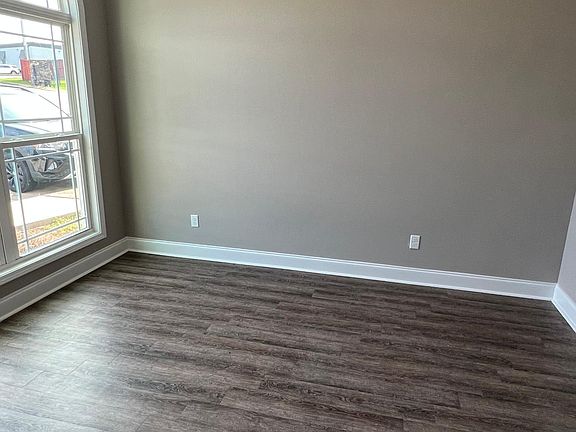 3rd image of 100 Arbor Cove Dr