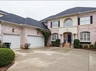 704 Mossy Ledge Ln, Simpsonville, SC 29681