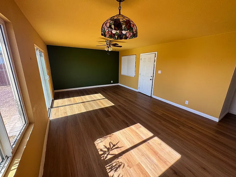 2720 Salt Lake St — Photo 5