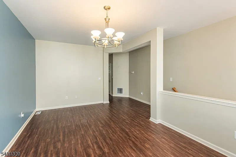 2 bed, 2.5 bath, 2300 sqft, $3,600 — Photo 4