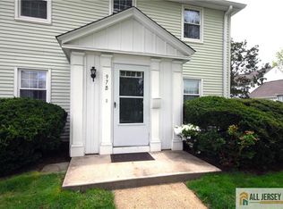 97 Glenwood Ln #B, Monroe Township, NJ 08831