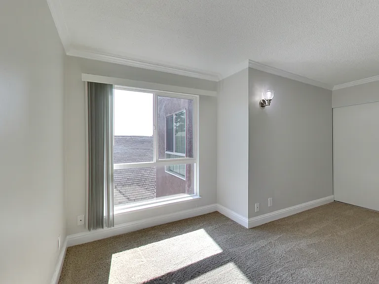 378 Van Buren - Renovated 2bed and 1bed units - Beautiful Building! — Photo 82